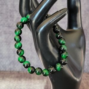 Green Tiger's Eye Beaded Bracelet. 